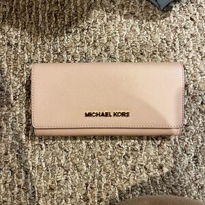 Michael Mors Light Pink Wallet